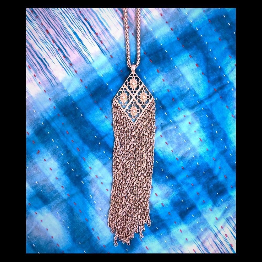 Stella and dot pendant necklace
